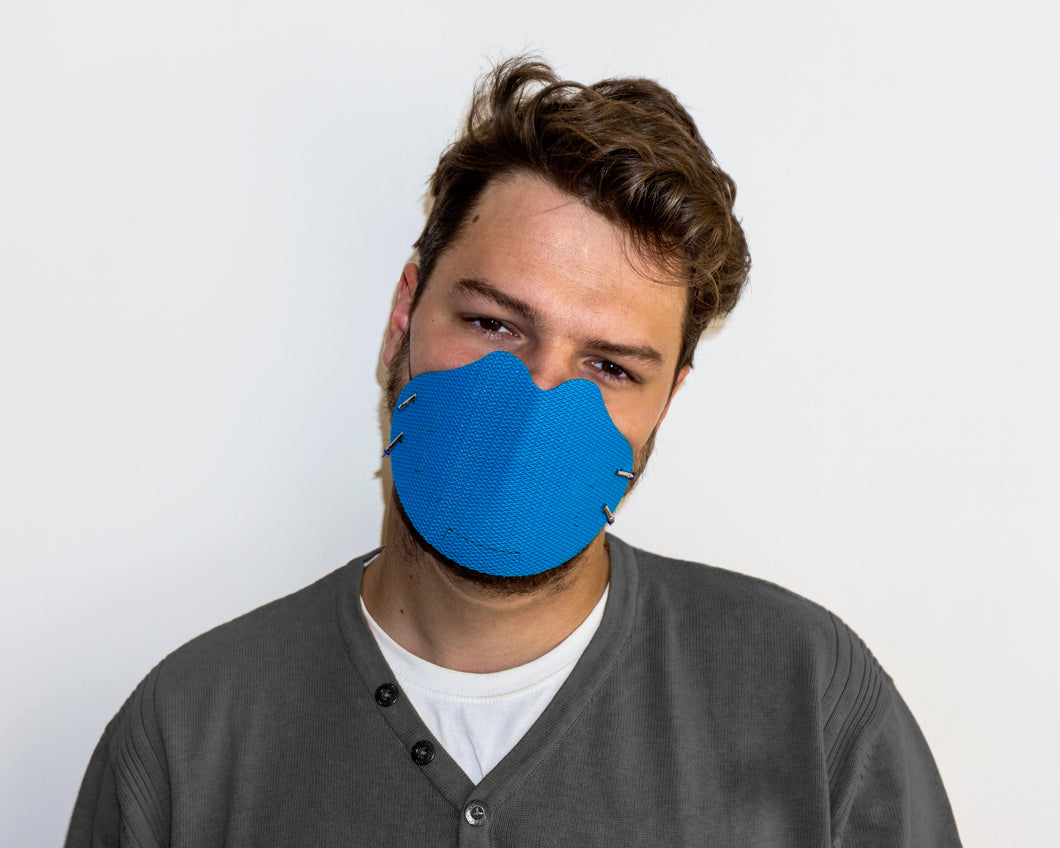 Le couvre filtre réutilisable R-Cover permet à une personne de se protéger en créant 